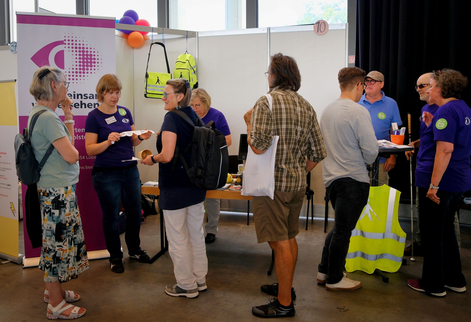 Interessierte auf Veranstaltungen wie hier bei "Sehen im Alter" Foto: mikkii -Eventfotografie